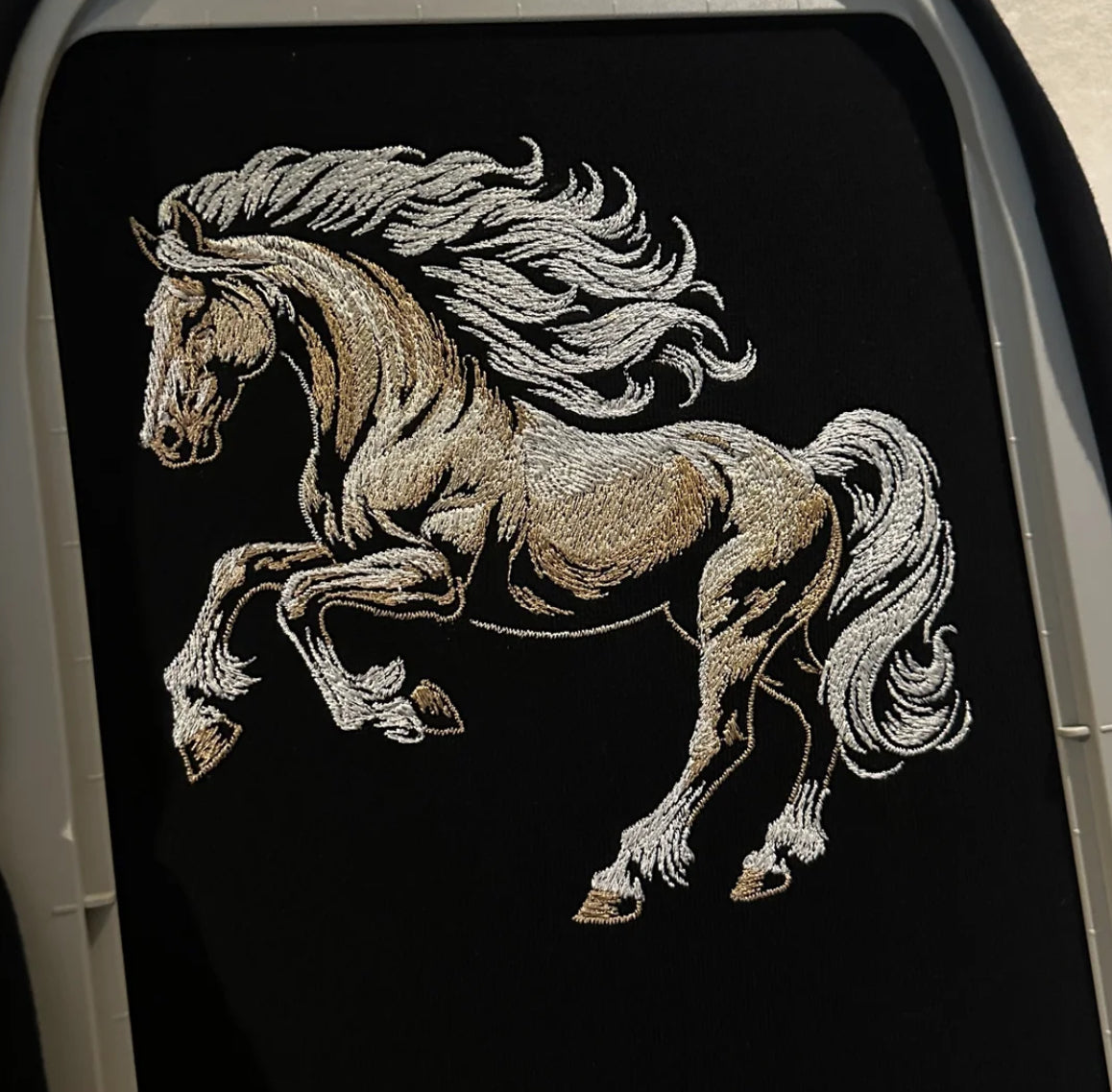 1* Nobel Horse  T shirt